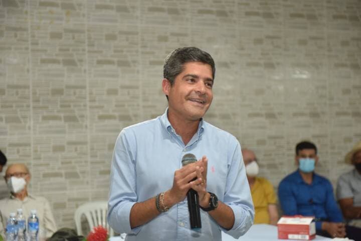 ACM Neto defende investimentos em programas sociais: “O governador vai ter que estender a mão a quem mais precisa”
