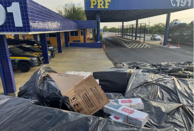 Conquista: PRF apreende quase 200.000 maços de cigarros contrabandeados na BR-116