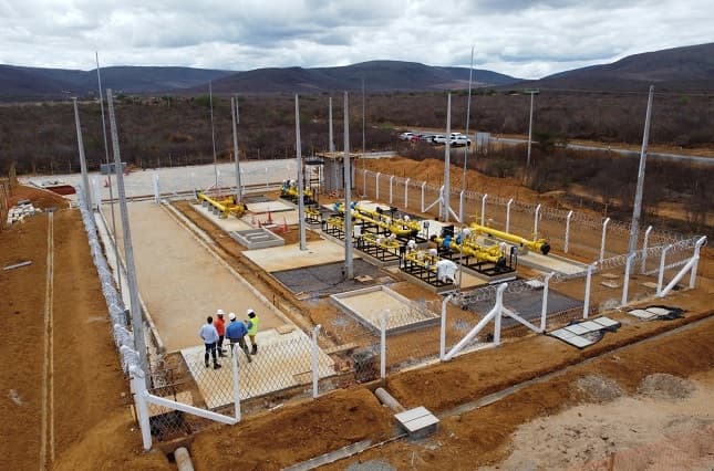 Diretora da Bahiagás visita obras do maior duto em construção no Brasil