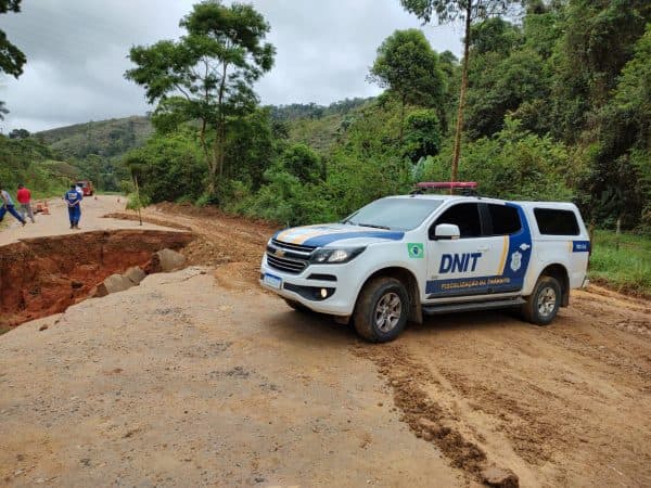 Boa Nova: DNIT e Prefeitura recuperam trecho da BR-030