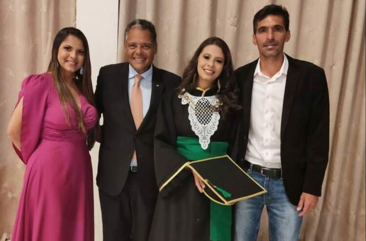 Deputado Antônio Brito participa de formatura e prestigia família Mascarenhas