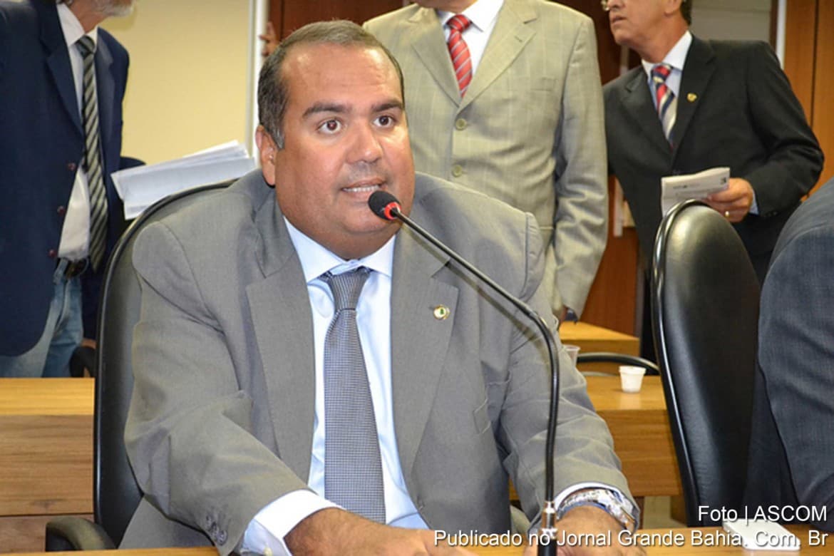 Sandro Régis critica manobra do governo para votar precatórios na “calada da noite”: “um grande circo”