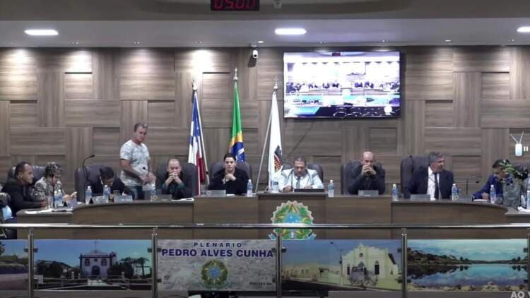 Vereadores de Poções solicitam informações sobre aluguéis de veículos pela Prefeitura Municipal.