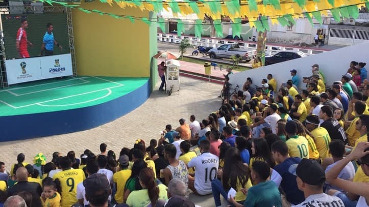 Poções: No estilo Fan Fest, projeto ‘Poções na Copa’ lota Praça da Juventude durante jogo da Seleção Brasileira
