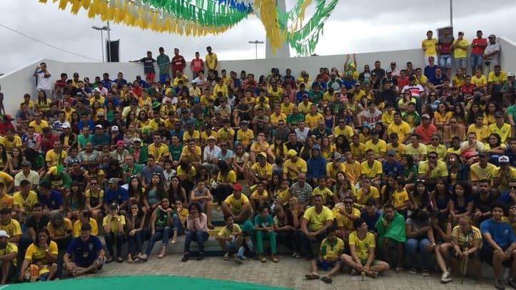 Poções: Projeto ‘Poções na Copa’ lota mais uma vez a Praça da Juventude para jogo do Brasil