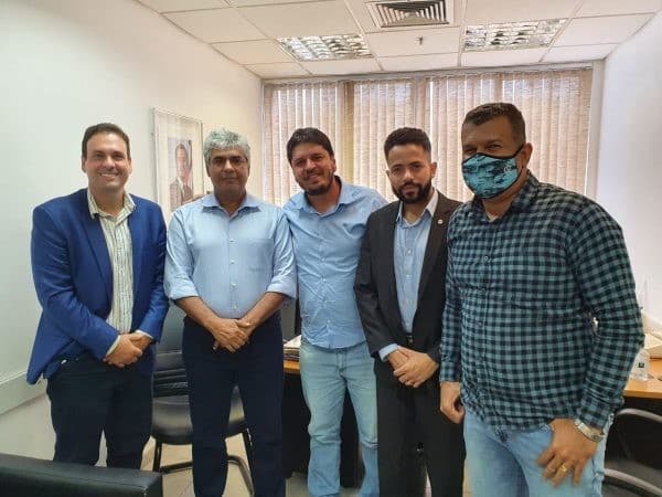 Política: Acompanhado de comitiva, Dr. Rafael encontra com o deputado Robinho em Salvador