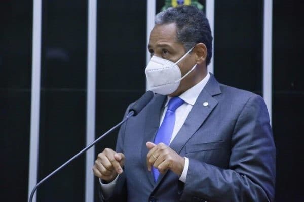 Brasília: Câmara aprova projeto que tipifica crime de injúria racial em locais públicos