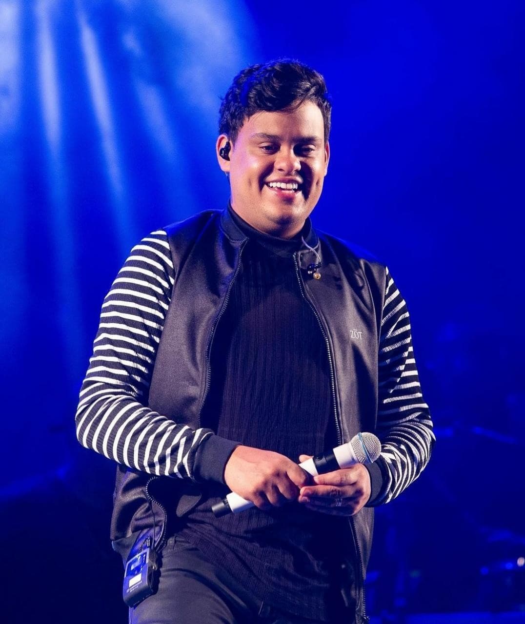 Thiago Aquino arrasta multidão em Bom Jesus da Serra.