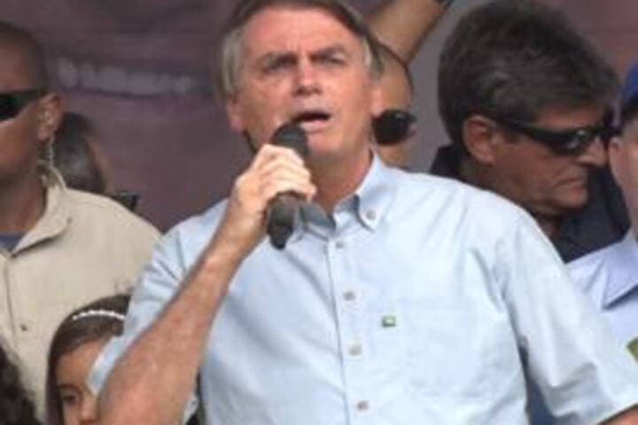 ‘Eu falo palavrão, mas não sou ladrão’, diz Jair Bolsonaro em Guanambi
