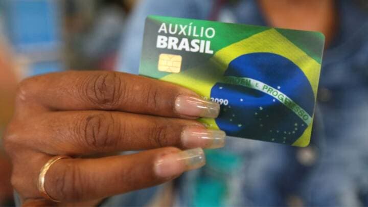 Cuidado para não ficar sem o Auxílio Brasil: prazo para atualização de dados do CadÚnico termina nesta sexta-feira