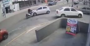 Câmera de segurança registra grave acidente no centro. Assista!