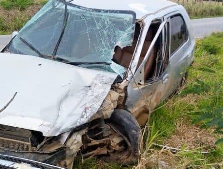 Grave acidente na BA-262: veículos ficaram destruídos em colisão frontal