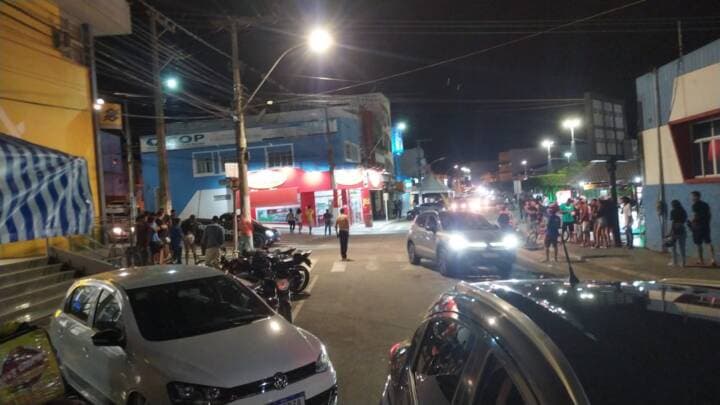 Urgente em Poções: Colisão entre motos deixa dois feridos no centro