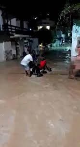 Bahia: Barragem se rompe e água alaga Wenceslau Guimarães. Assista o vídeo!