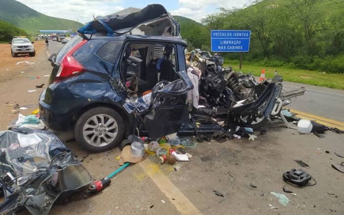 Acidente deixa dois mortos e um ferido na BR-116 em Manoel Vitorino