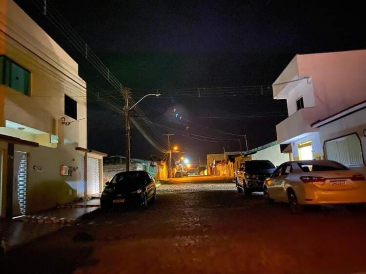 Moradores reclamam de escuridão no bairro Indaiá em Poções