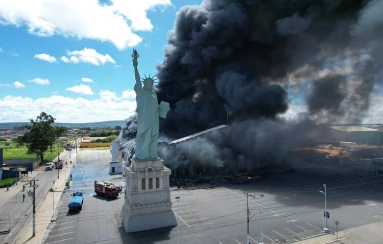 Incêndio destruiu loja da Havan em Vitória da Conquista