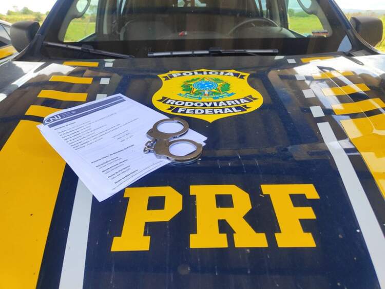 Foragido do sistema prisional do Ceará é preso na BR 116 em Poções
