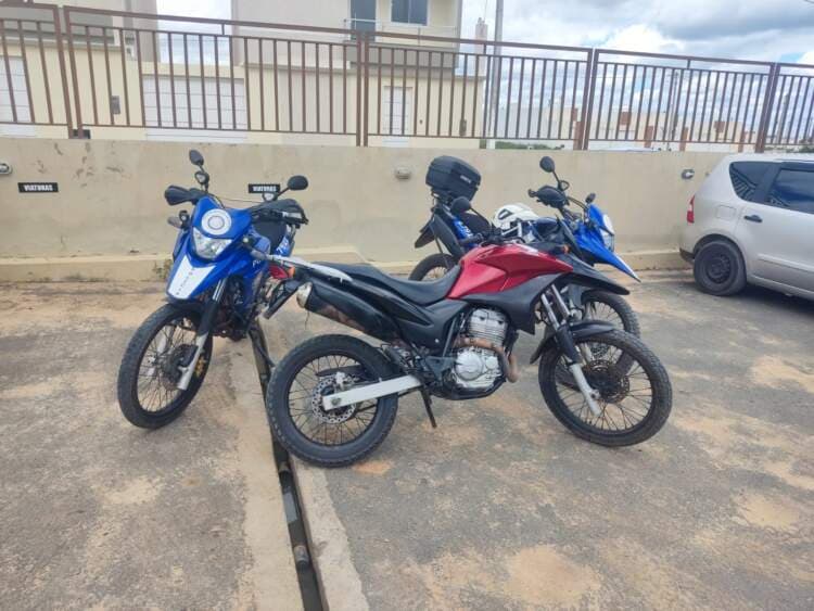 Polícia Militar de Poções recupera mais uma moto roubada