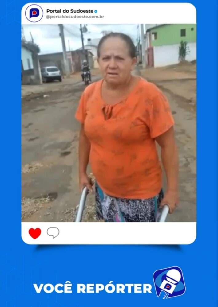 Você Repórter: Cansados de esperar pela prefeitura, moradores do bairro Tiradentes fecham buracos de via pública.