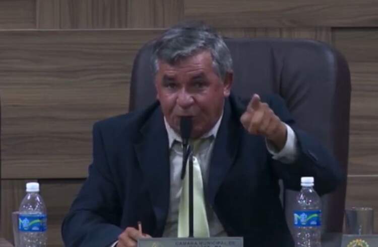 Tráfico de influência: Vereador Leordino denuncia vereador que tem carro pipa alugado na prefeitura.