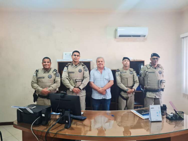 Comandante da 79ª CIPM realiza visita institucional ao prefeito de Bom Jesus da Serra
