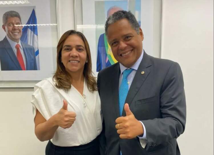 Deputado Federal Antônio Brito e Secretária de Saúde Roberta Santana garantem implantação da Unacon no Prado Valadares em Jequié.