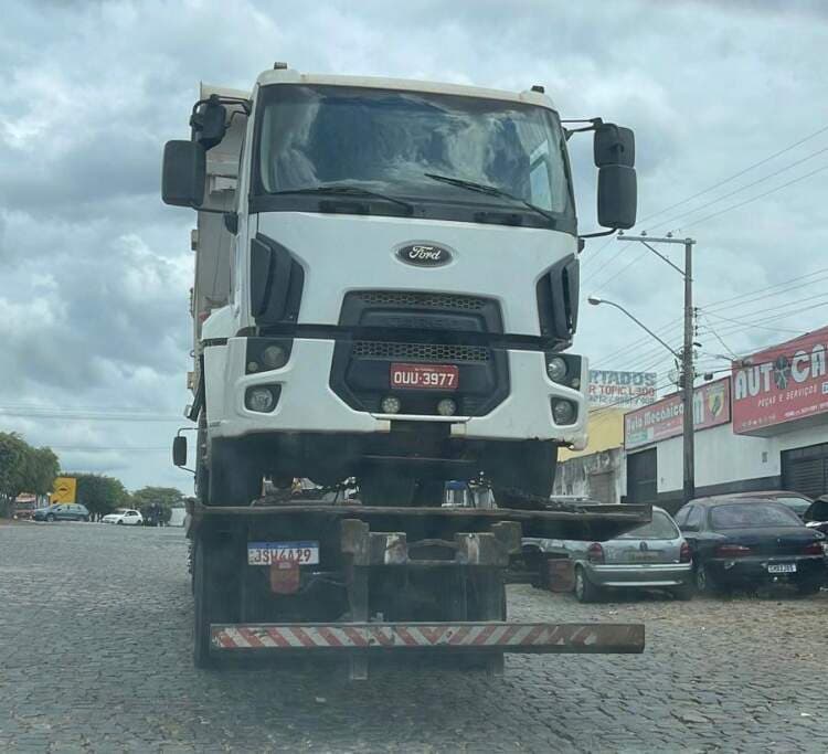 Polícia recupera carro apropriado indevidamente e descobre golpista na zona rural de Boa Nova