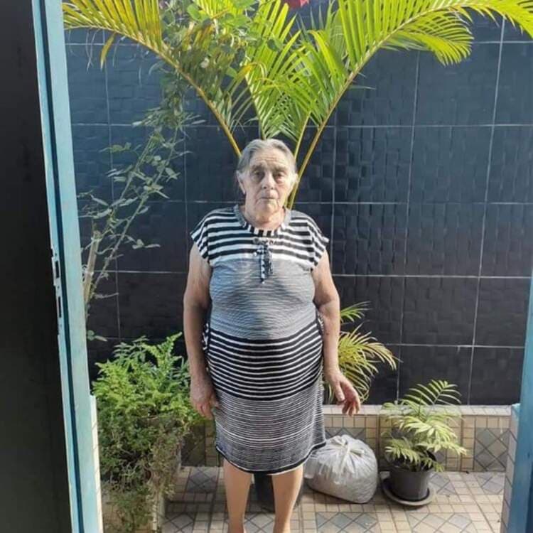 Luto em Poções: Falecimento de Senhora Lindaura Alves Silva, Mãe do Líder Comunitário Nel da Serra