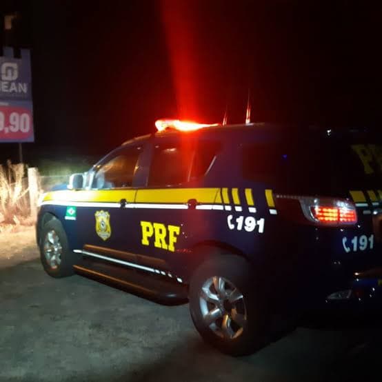 Criança de 2 anos é atropelada na BR-116 em Poções.