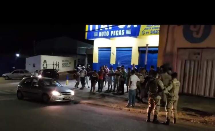 Conquista: Dois homens são mortos a tiros dentro de carro na zona norte