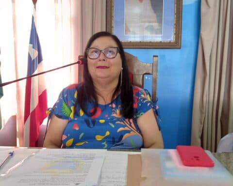 Crise política em Ibicuí: Presidente da Câmara é acusada de trair Prefeito