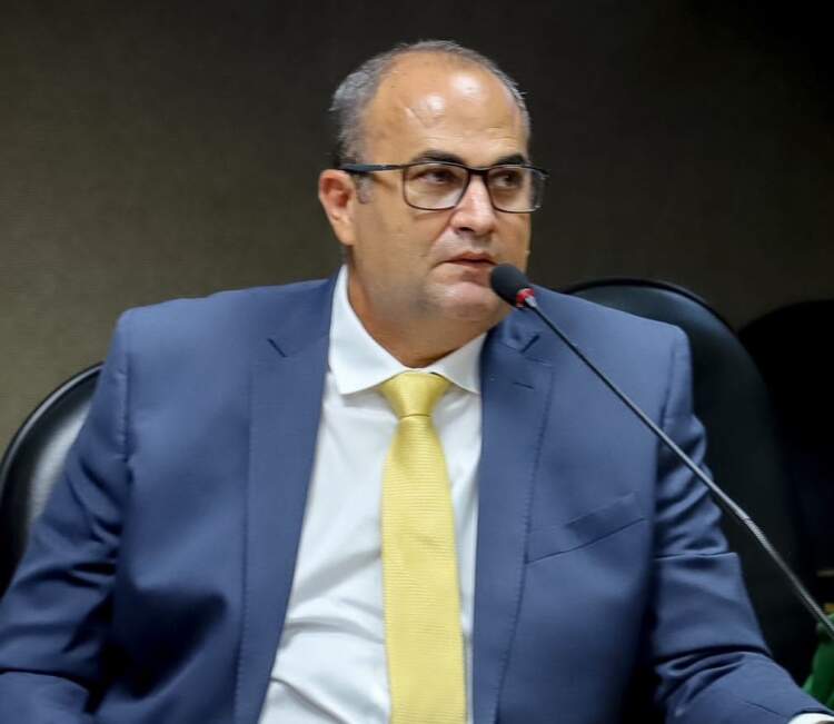Hassan solicita poços artesianos para garantir consumo humano e produção agropecuária em Manoel Vitorino