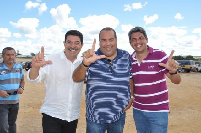Poções: Deputado Estadual Sandro Régis visita ExpoPoções e anuncia investimentos