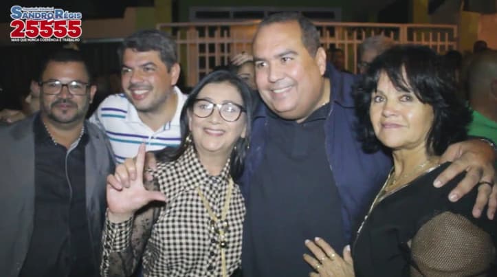 Poções: Prefeito Leandro mostra força reunindo milhares em apoio ao Deputado Sandro Régis.