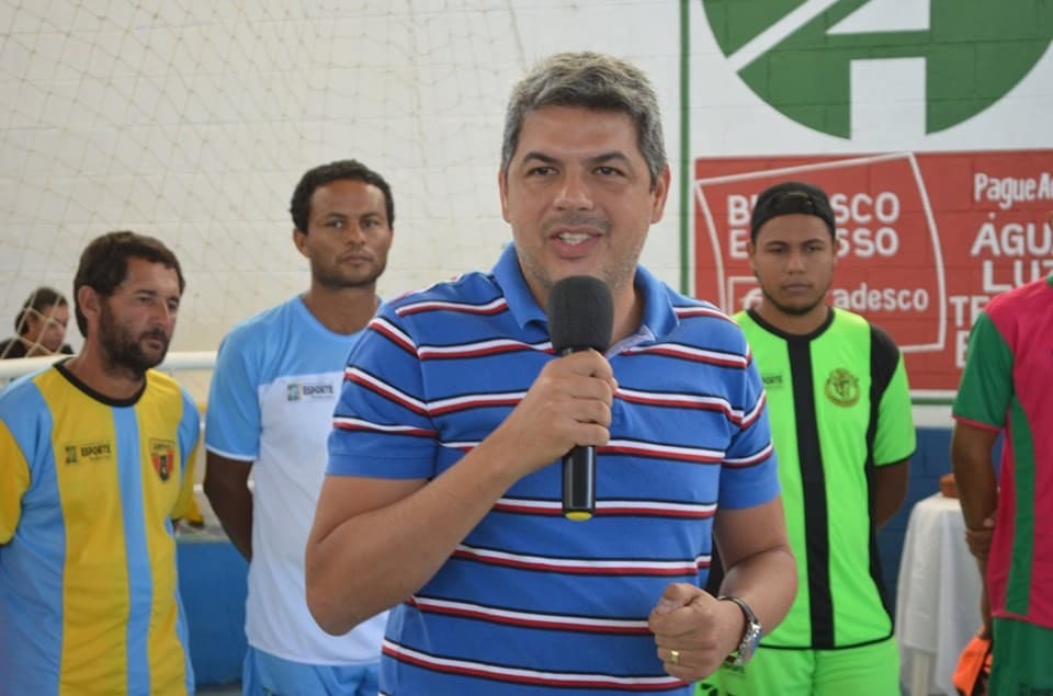 Ruralzão 2019: Prefeito Leandro entrega uniformes para 32 equipes