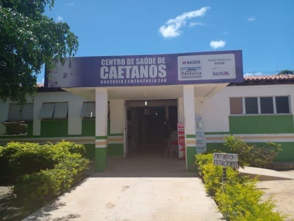 Caetanos: Moradora reclama de falta de atendimento no Centro de Saúde de Emergência e ainda denuncia que recepcionista estava fazendo unhas no local de trabalho
