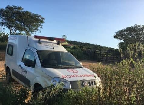 Descaso em Mirante: Moradores denunciam veículos abandonados e sem manutenção da prefeitura.