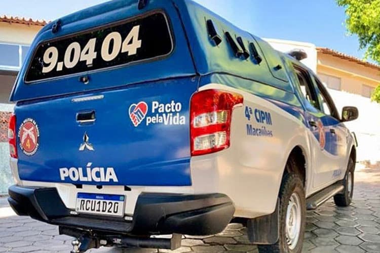 Após denúncia da mãe, polícia militar flagra pai estuprando a filha de 16 anos em Macaúbas